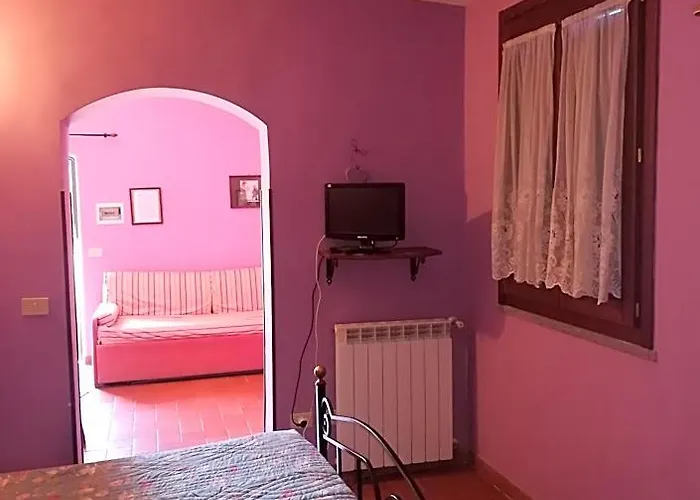 Il Baffetto לינה וארוחת בוקר 4*